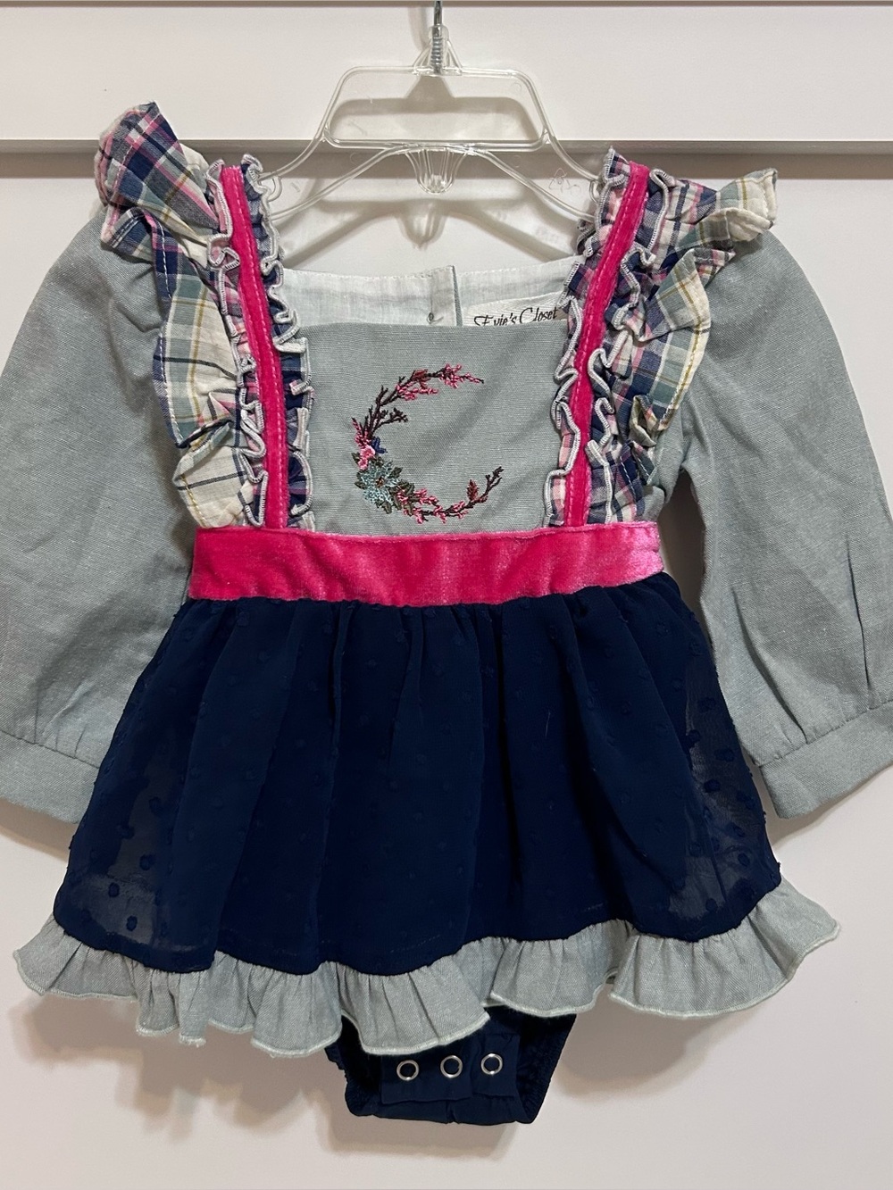 Evie’s Closet girls long sleeve romper size 9 months blue pink ruffles